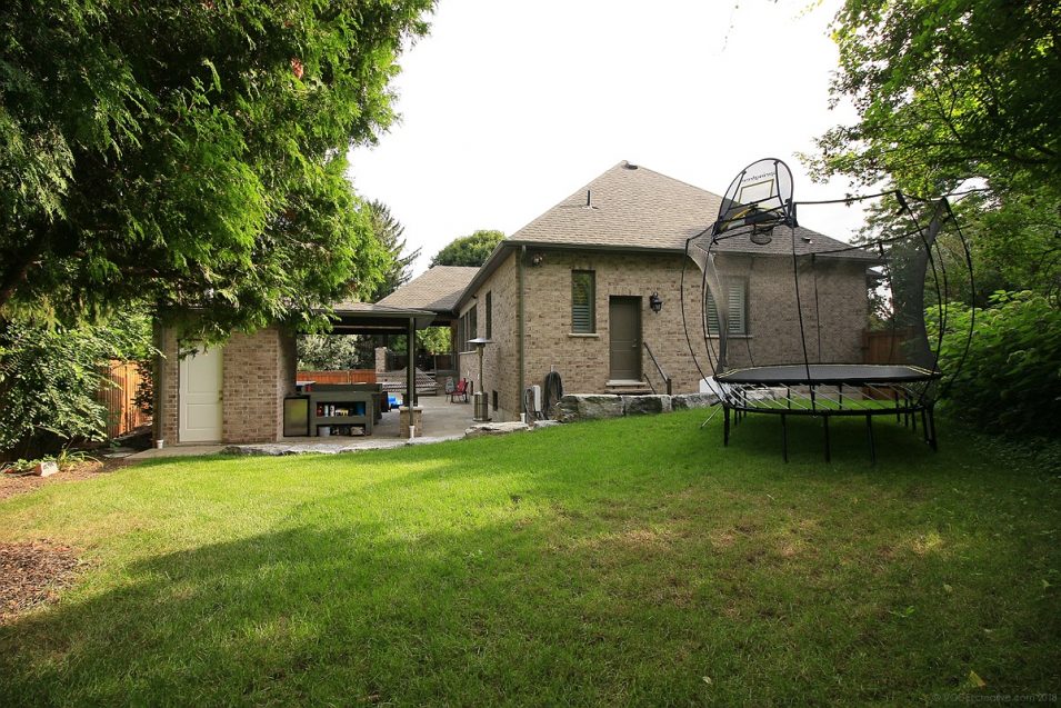 335 Clarendon Drive_Ancaster - Sold by Tom Fleming Real Estate