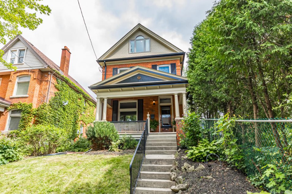 Ground Level view of 164 Duke Street, Hamilton