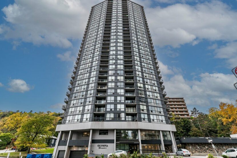 Photo of 150 Charlton Ave E, Unit 1808